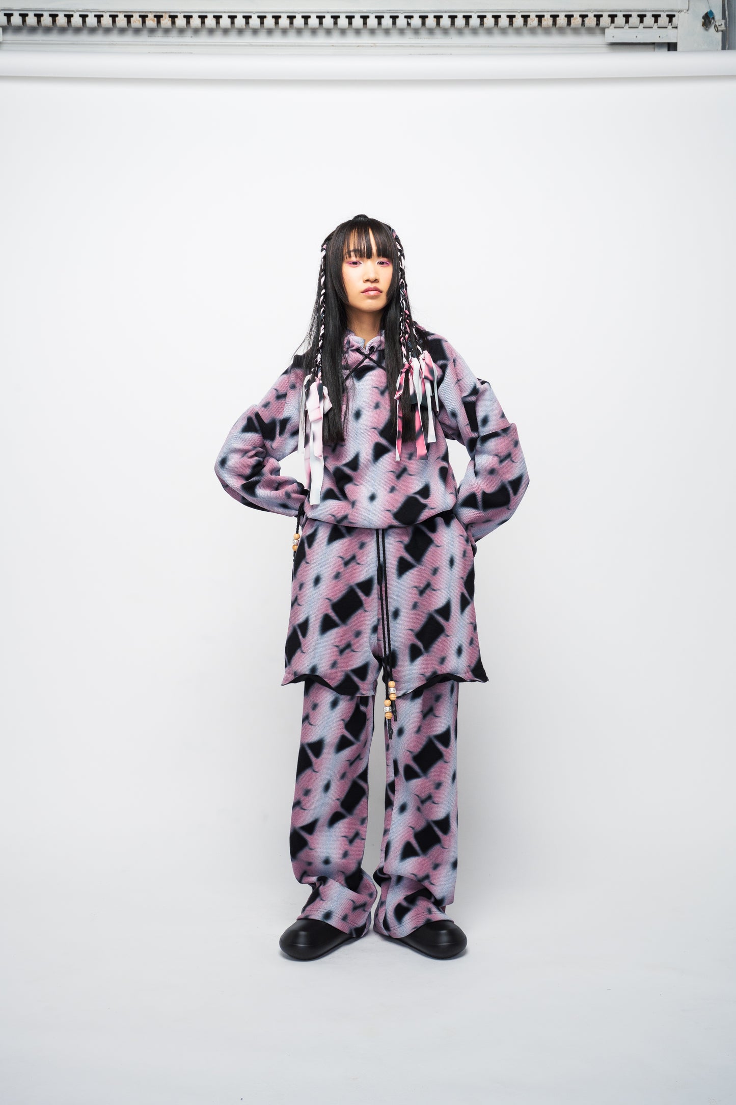 Threshold Hoodie (Fissure Pink/Black)