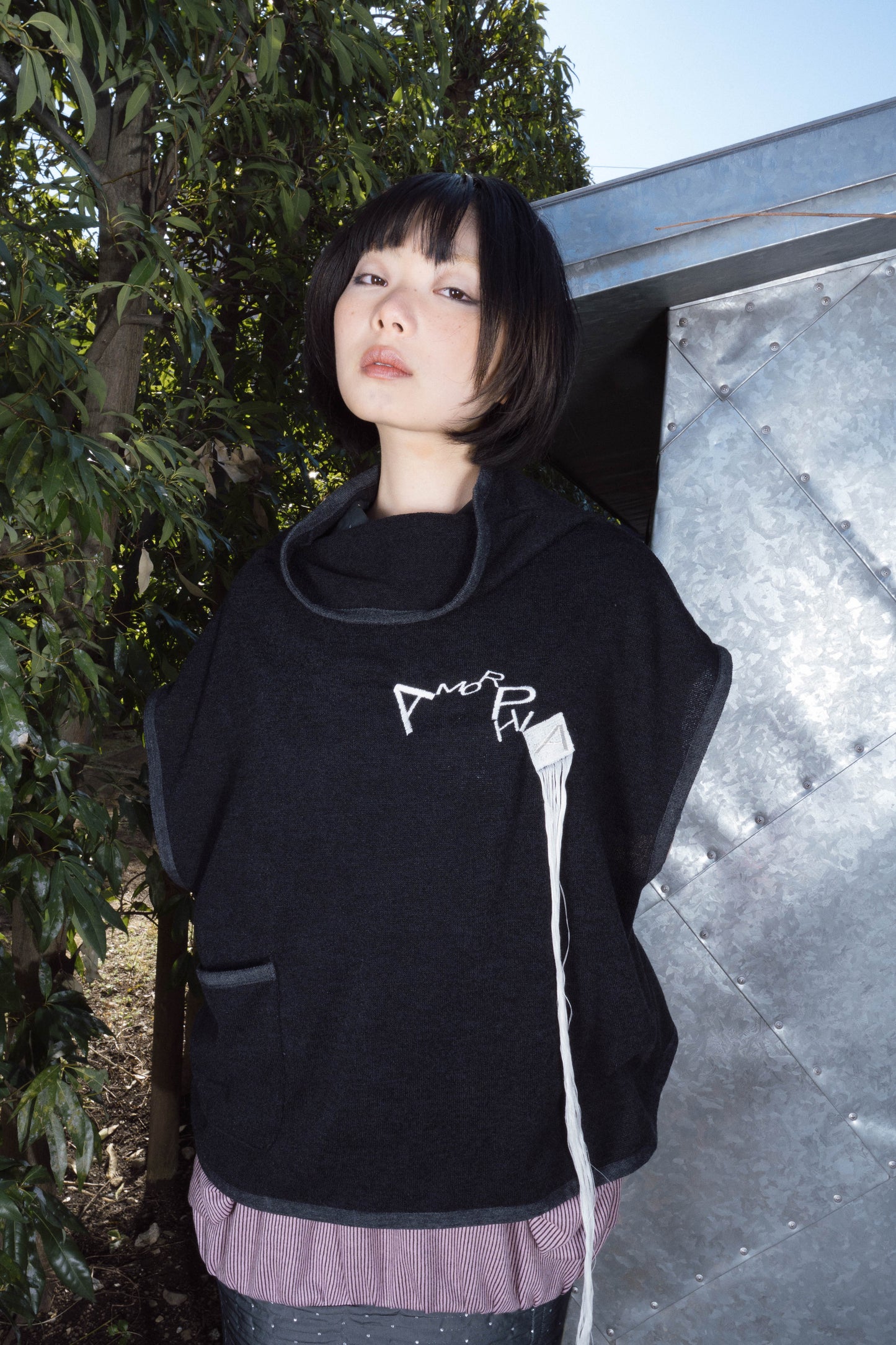 Phase Fringe Vest (Planck Black)