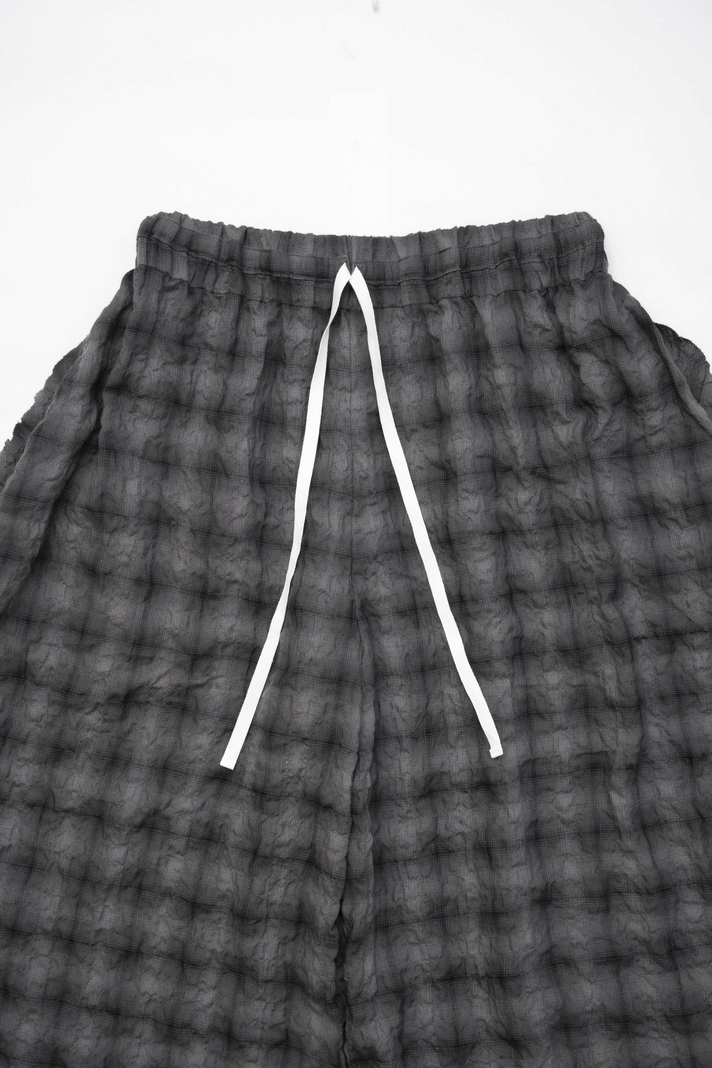 [PREORDER] Epoch Cropped Pants (Here Black/Now Grey)