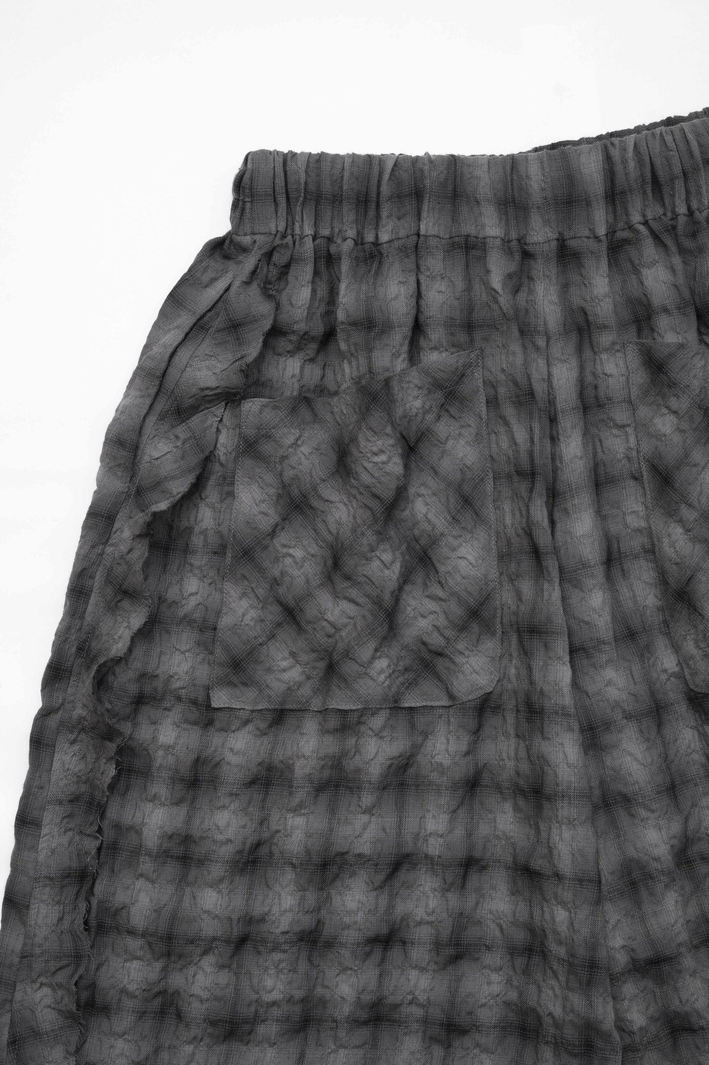 [PREORDER] Epoch Cropped Pants (Here Black/Now Grey)