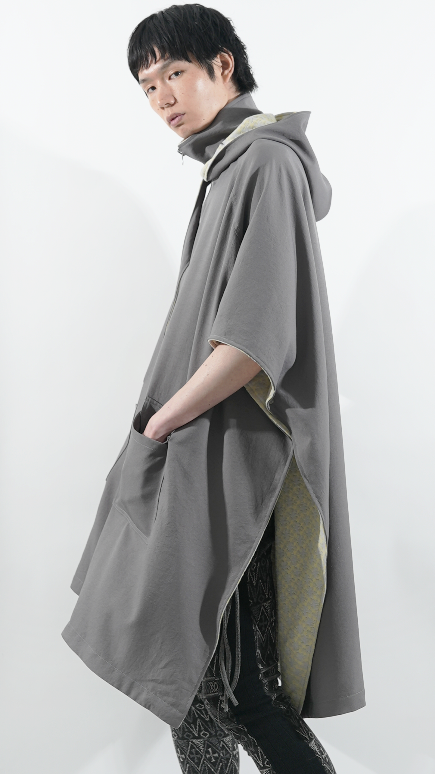 [Preorder] Dryas Reversible Poncho (Varve Grey/Yellow)