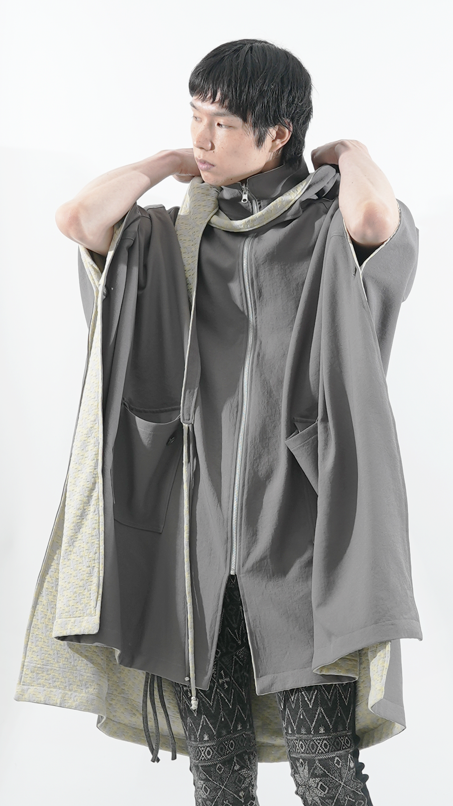 [Preorder] Dryas Reversible Poncho (Varve Grey/Yellow)
