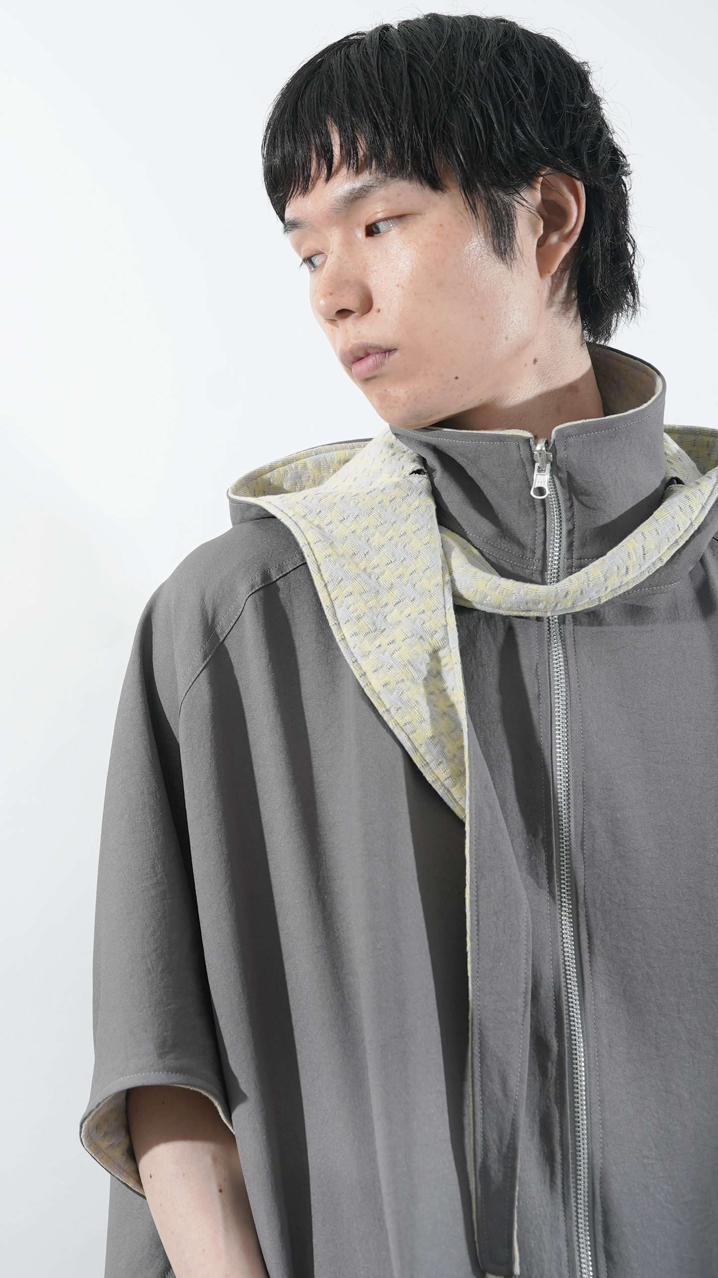 [Preorder] Dryas Reversible Poncho (Varve Grey/Yellow)