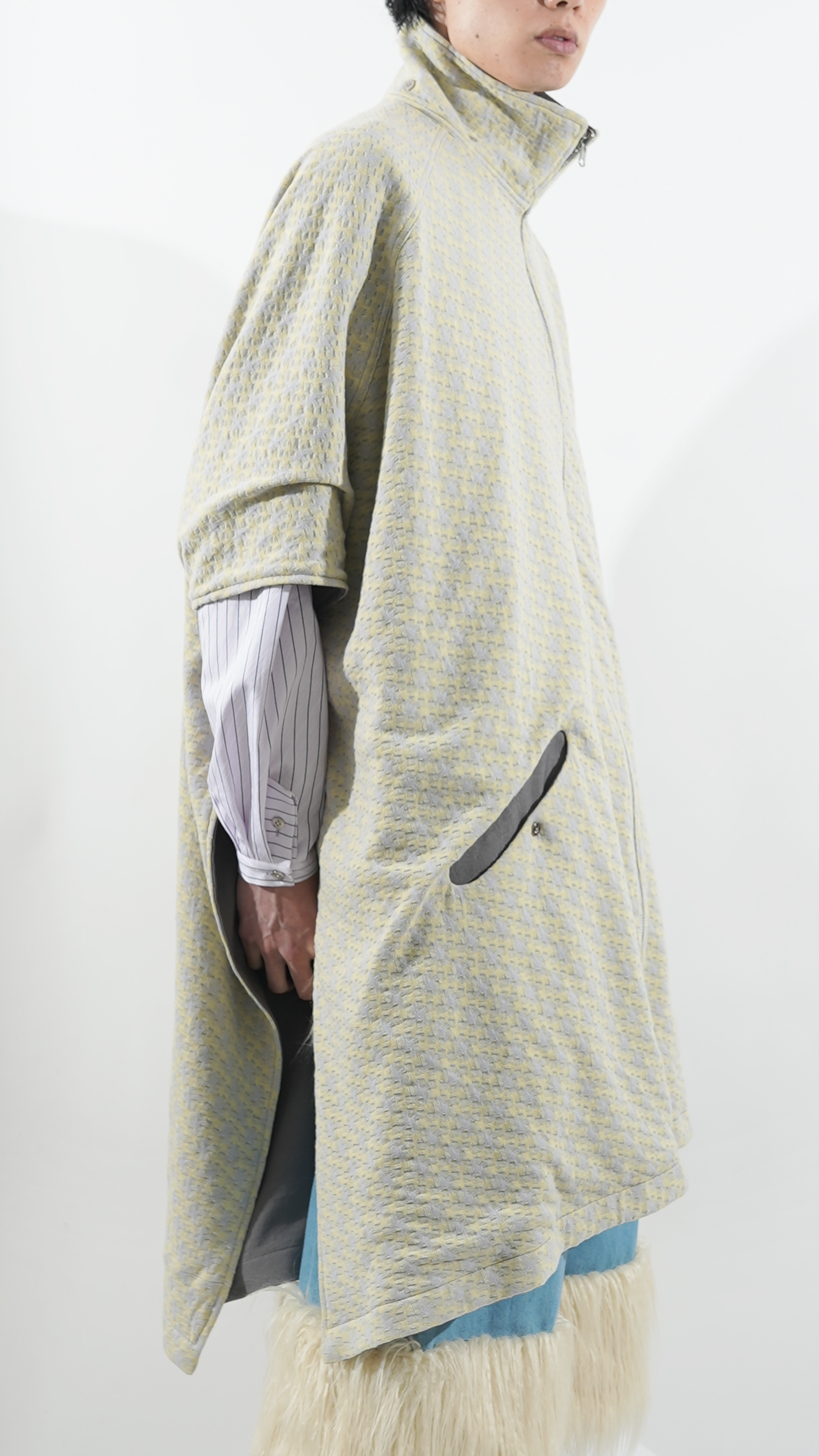 [Preorder] Dryas Reversible Poncho (Varve Grey/Yellow)