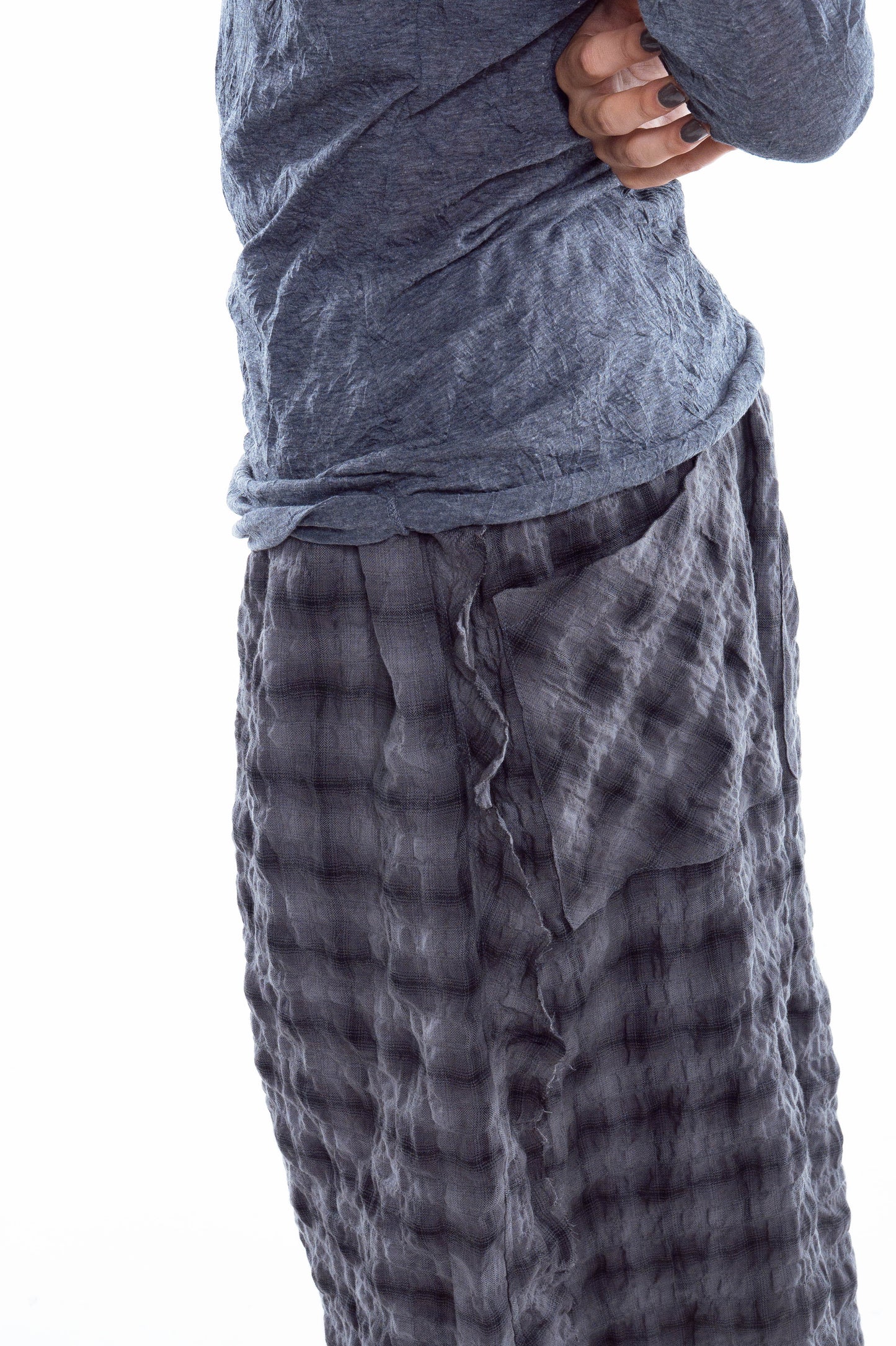 [PREORDER] Epoch Cropped Pants (Here Black/Now Grey)