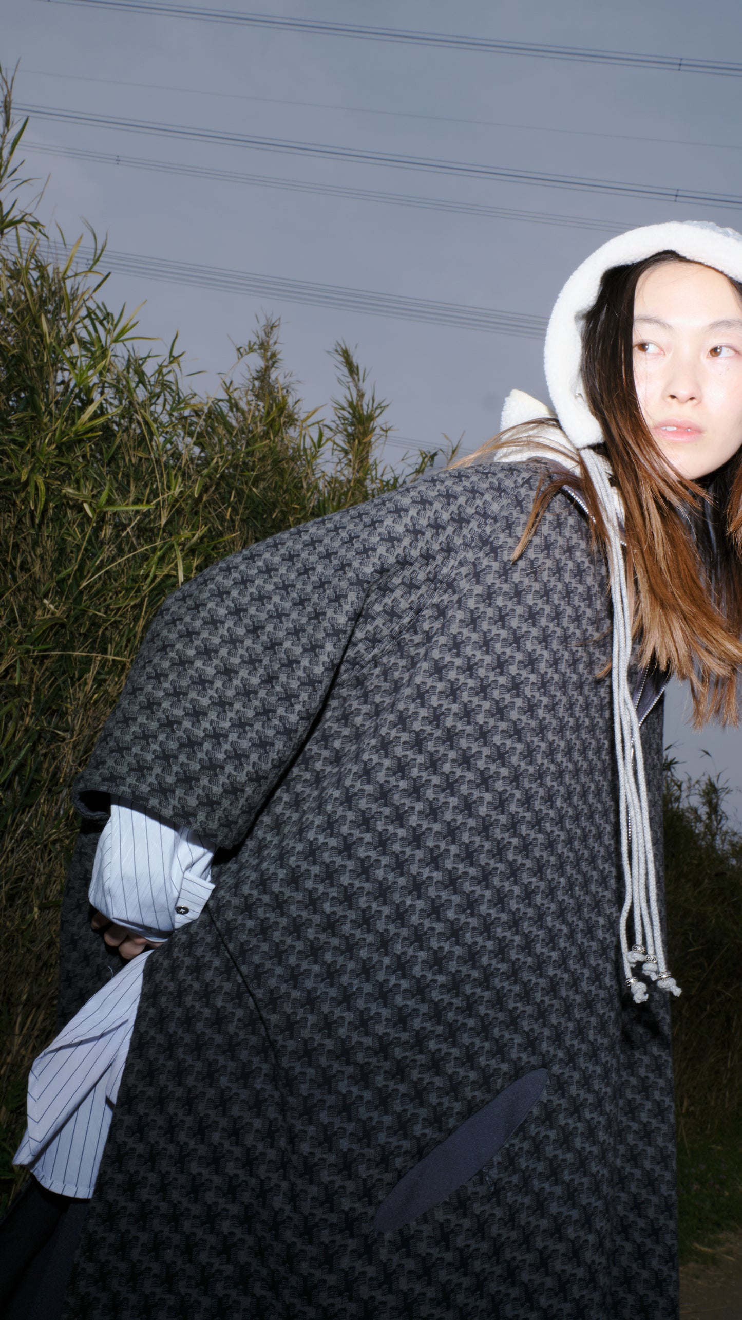 [Preorder] Dryas Reversible Poncho (Andes Black)