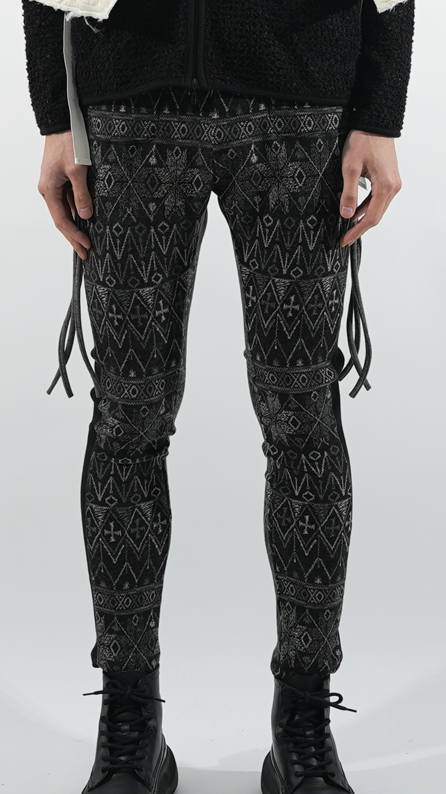 [Preorder] Strikke Tight Pants (Pyrolus)