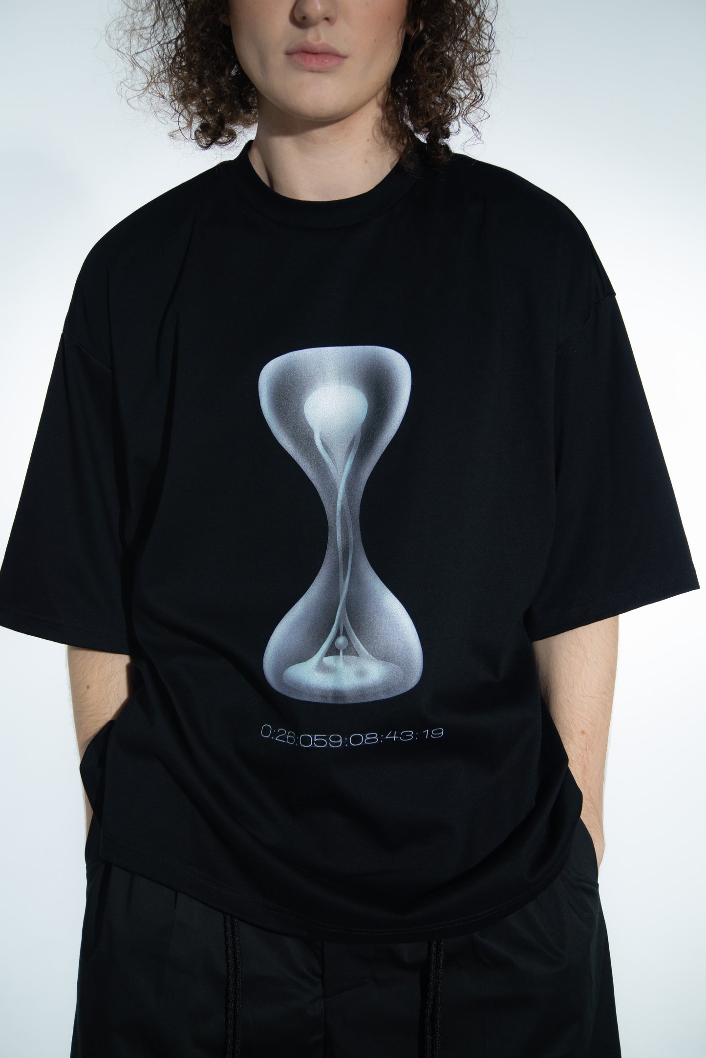 <tc>[Preorder] Big Graphic T-Shirt (Synchro Black)</tc>