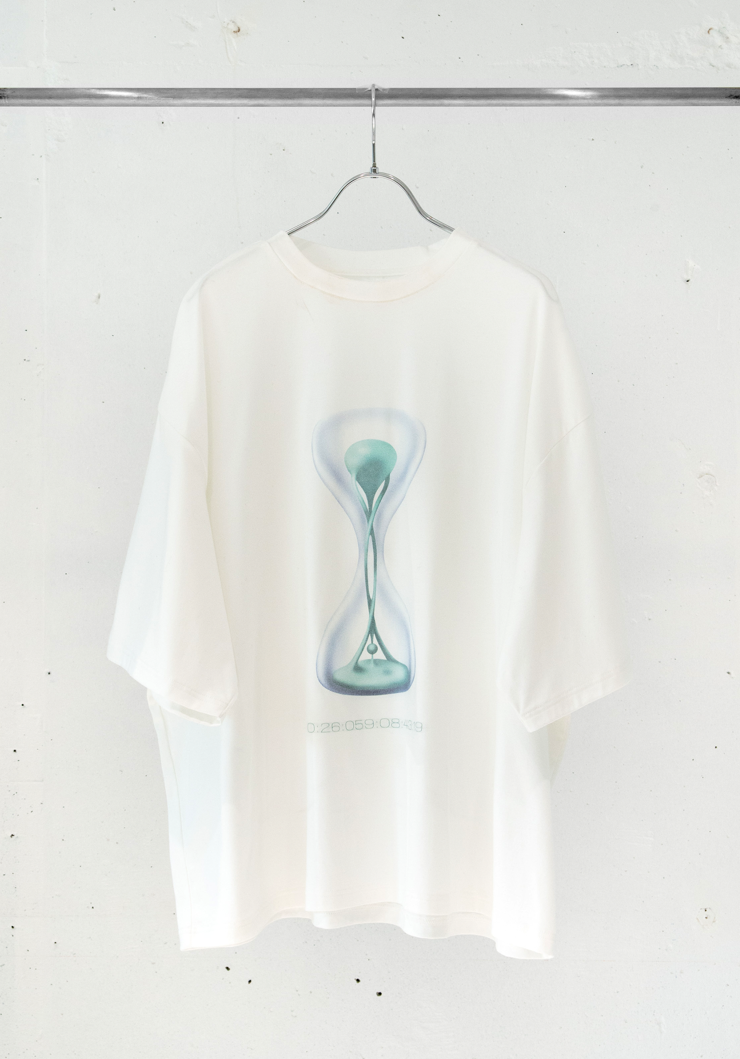 <tc>[Preorder] Big Graphic T-Shirt (Echo White)</tc>